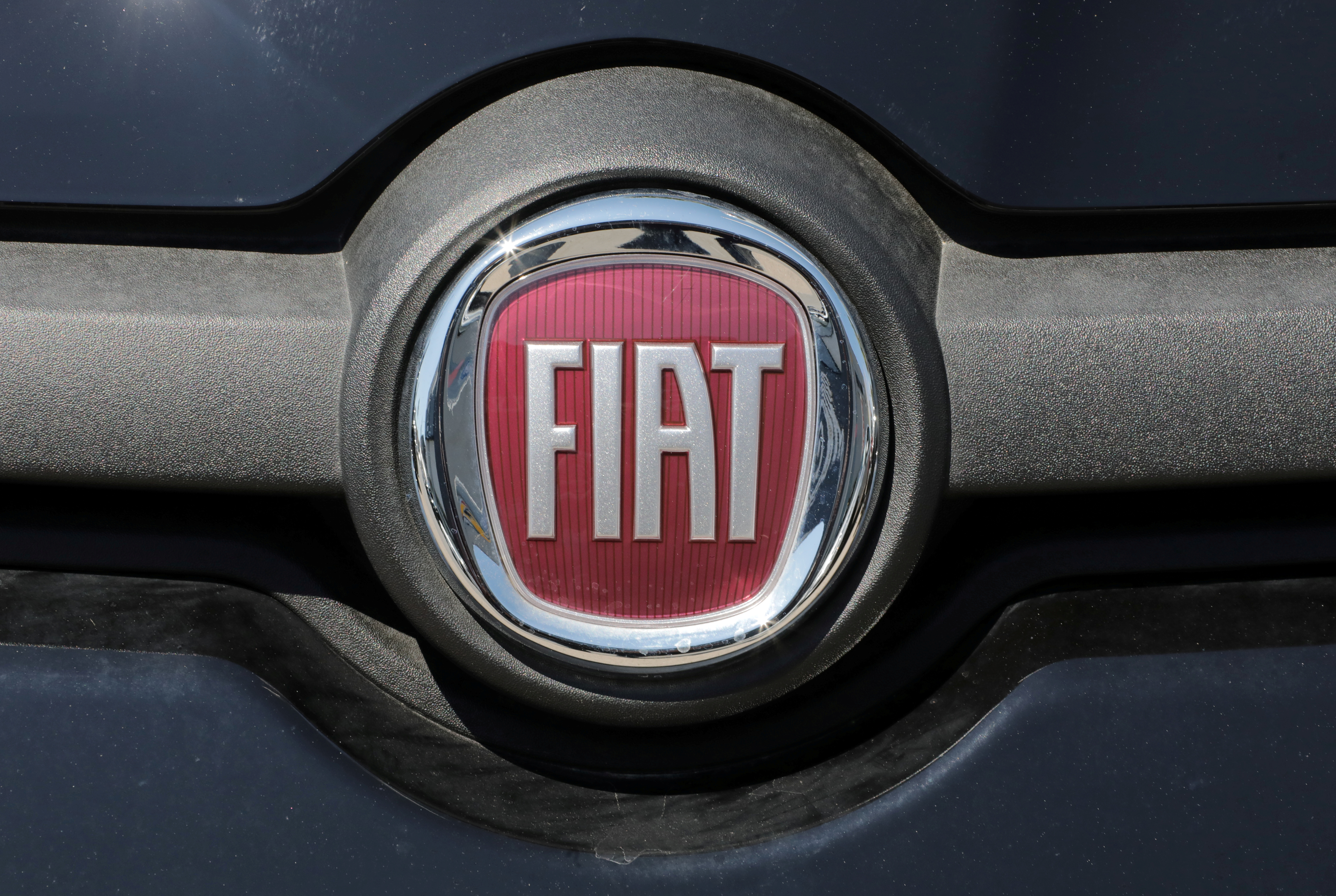 Fiat Chrysler et PSA en discussions en vue d'un rapprochement