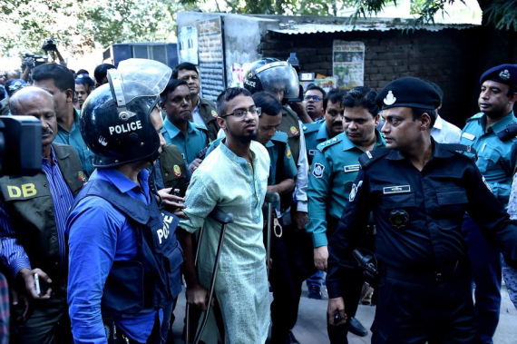 Le 27 novembre 2019, un combattant poursuivi en justice au milieu de mesures de sécurité strictes à Dacca, au Bangladesh. (Stringer/Xinhua)