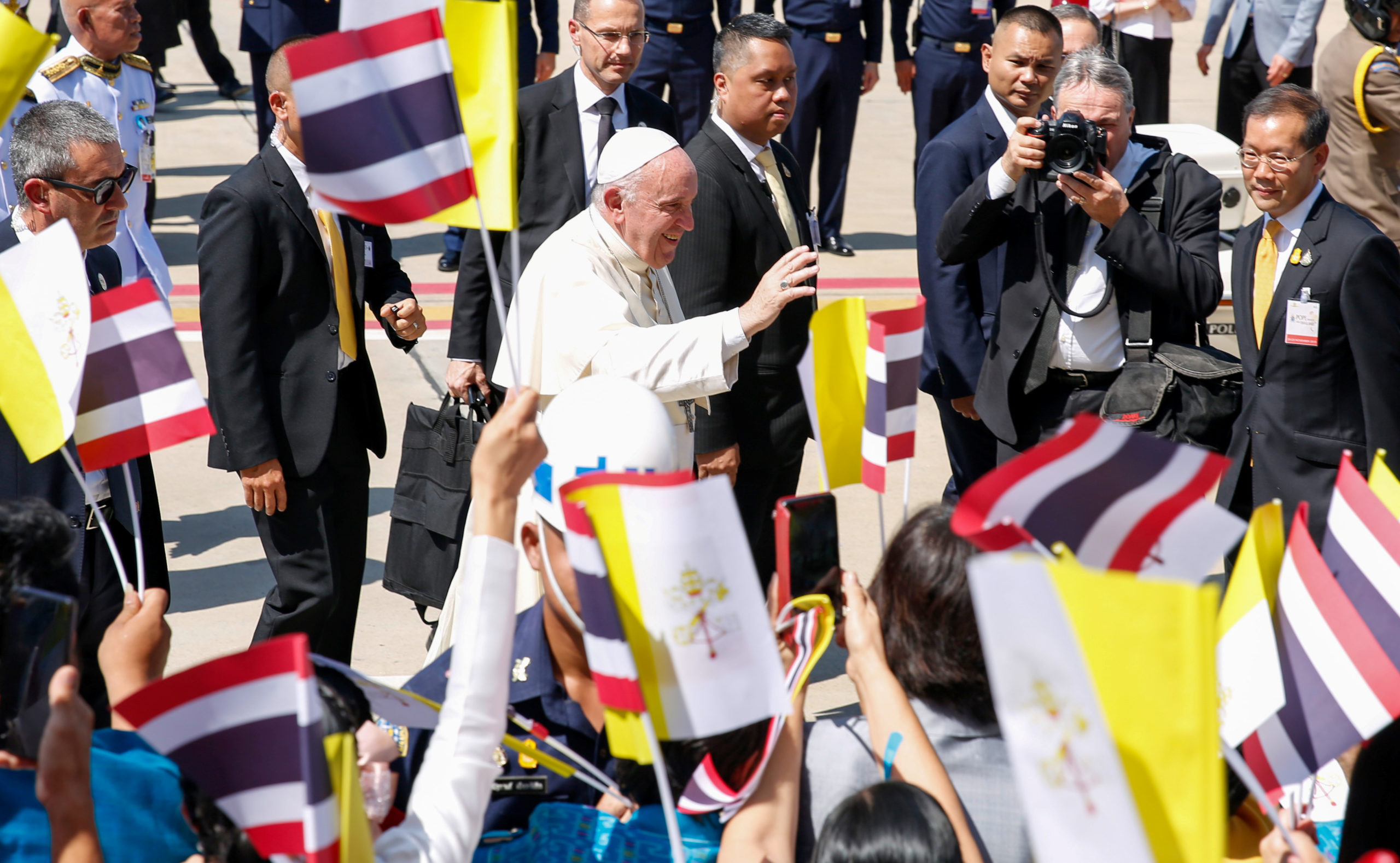 Le pape François est arrivé mercredi en Thaïlande, première étape d'un voyage de sept jours en Asie durant lequel il se rendra également au Japon, une première en près de 40 ans. /Photo prise le 20 novembre 2019/REUTERS/Remo Casilli