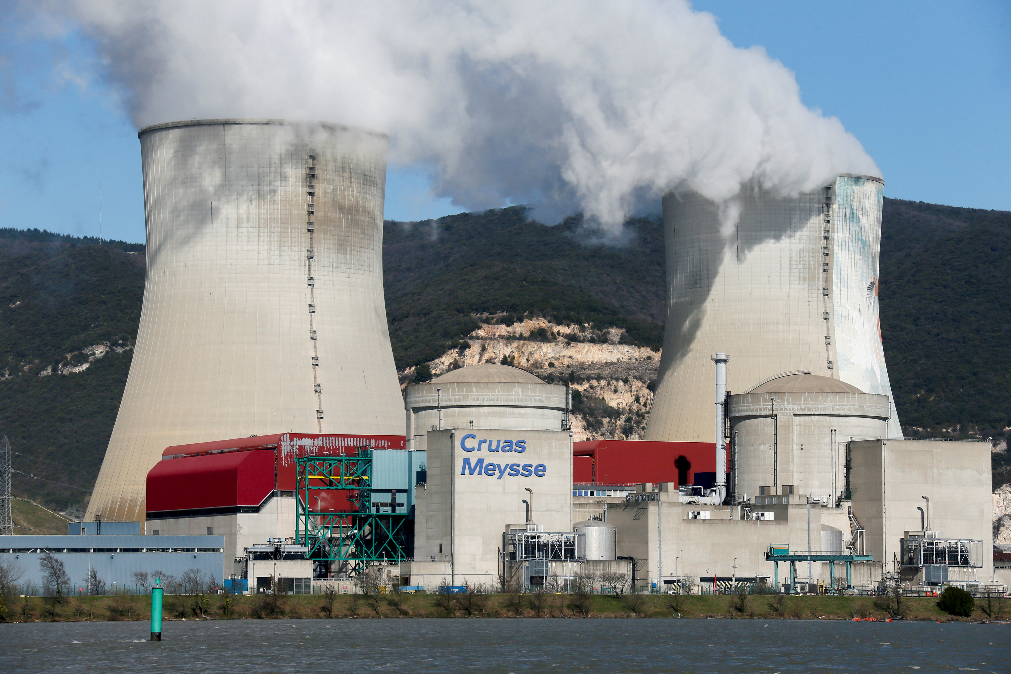 Séisme en Ardèche: 3 réacteurs nucléaires à l'arrêt
