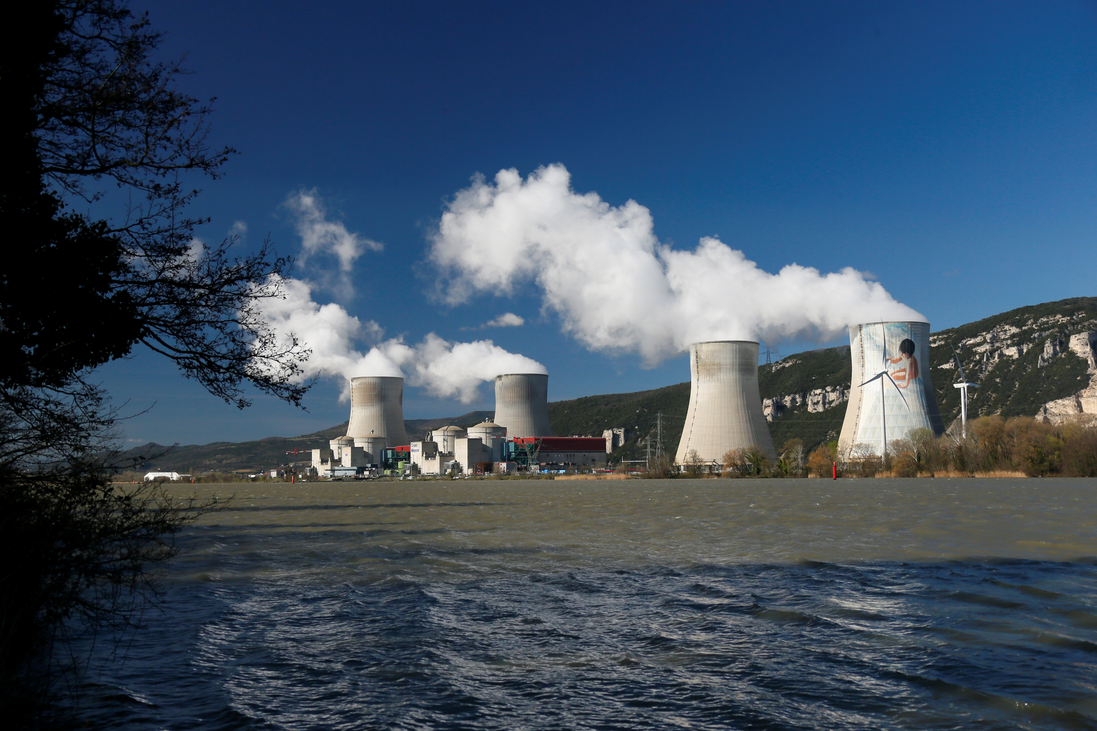 Séisme en Ardèche: aucune anomalie sur la centrale nucléaire de Cruas