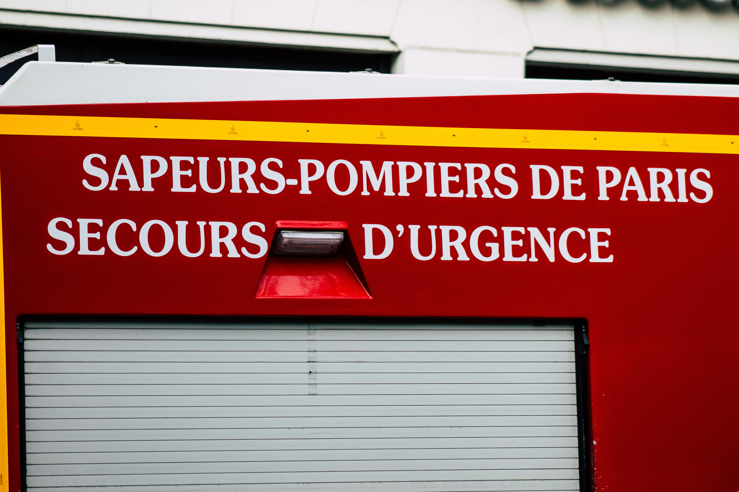 Une jeune fille s'immole par le feu au lycée Georges Clemenceau