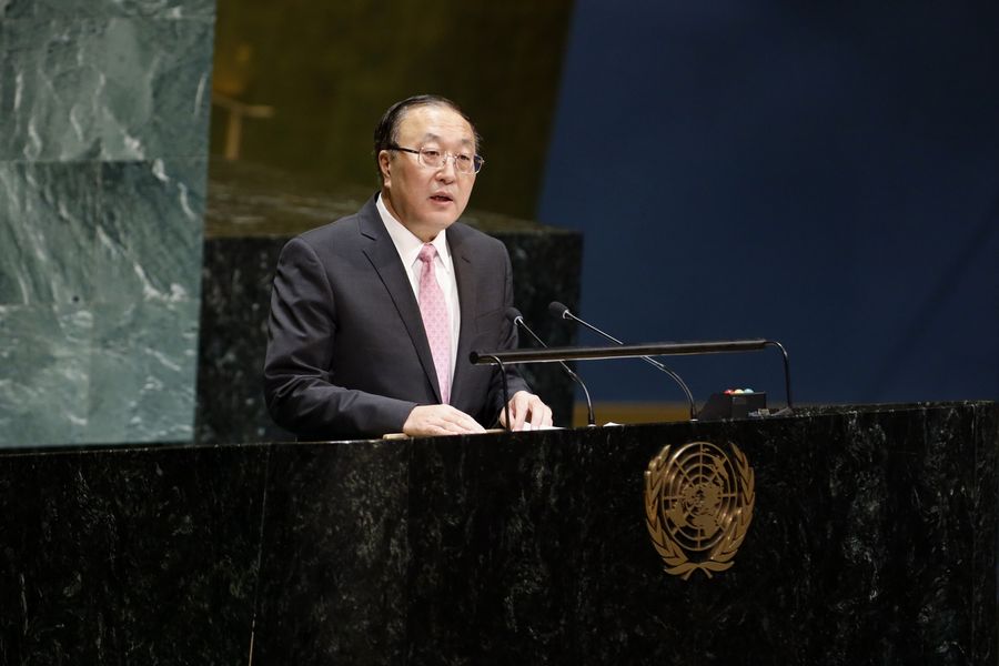 Zhang Jun, représentant permanent de la Chine auprès des Nations Unies, prend la parole lors d'un débat à l'Assemblée générale de l'ONU à New York, le 9 décembre 2019 (Xinhua / Li Muzi).