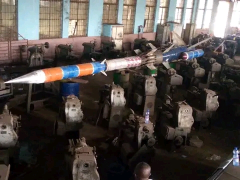 RDC : un ingénieur congolais s’apprête à lancer une fusée dans l’orbite à partir d’un quartier périphérique de Kinshasa