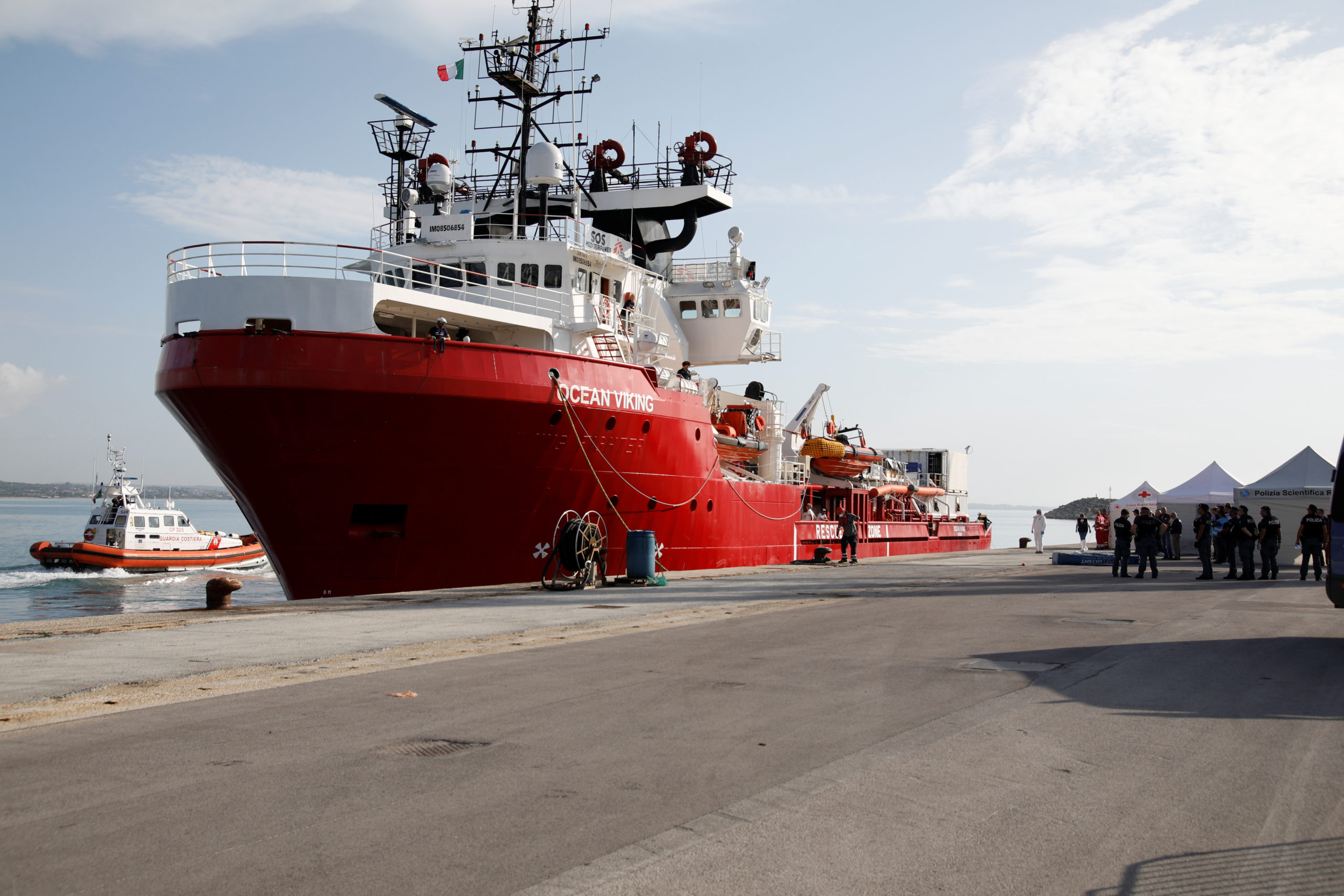 Amnesty International relaie l'appel au secours du navire humanitaire Ocean Viking