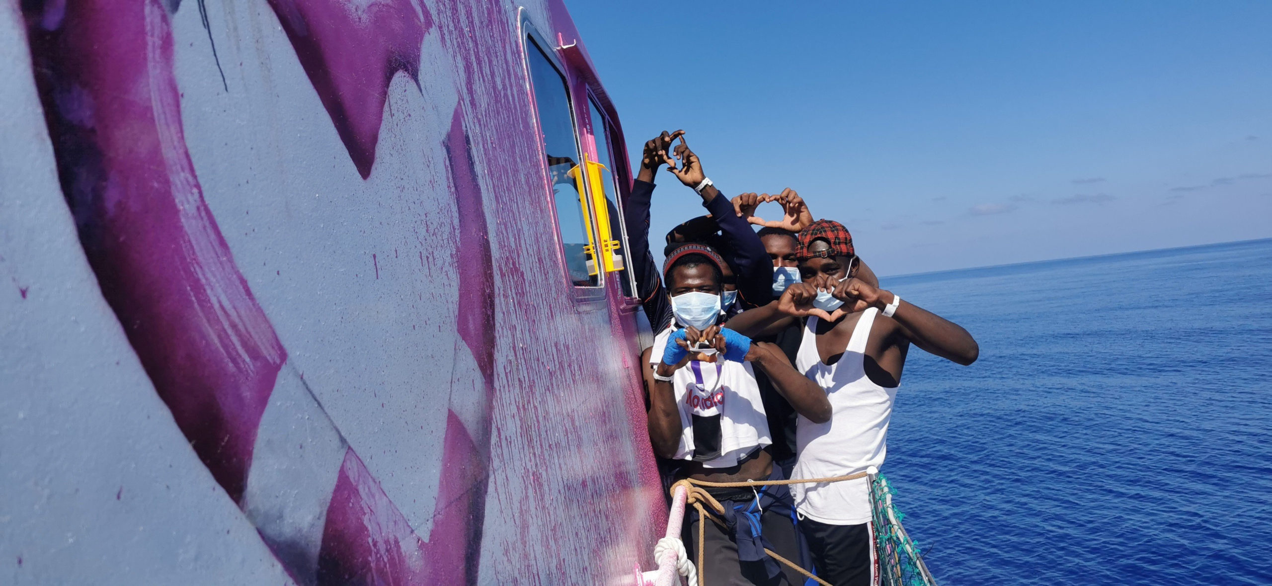 Banksy finance un bateau de secours aux migrants en Méditerranée
