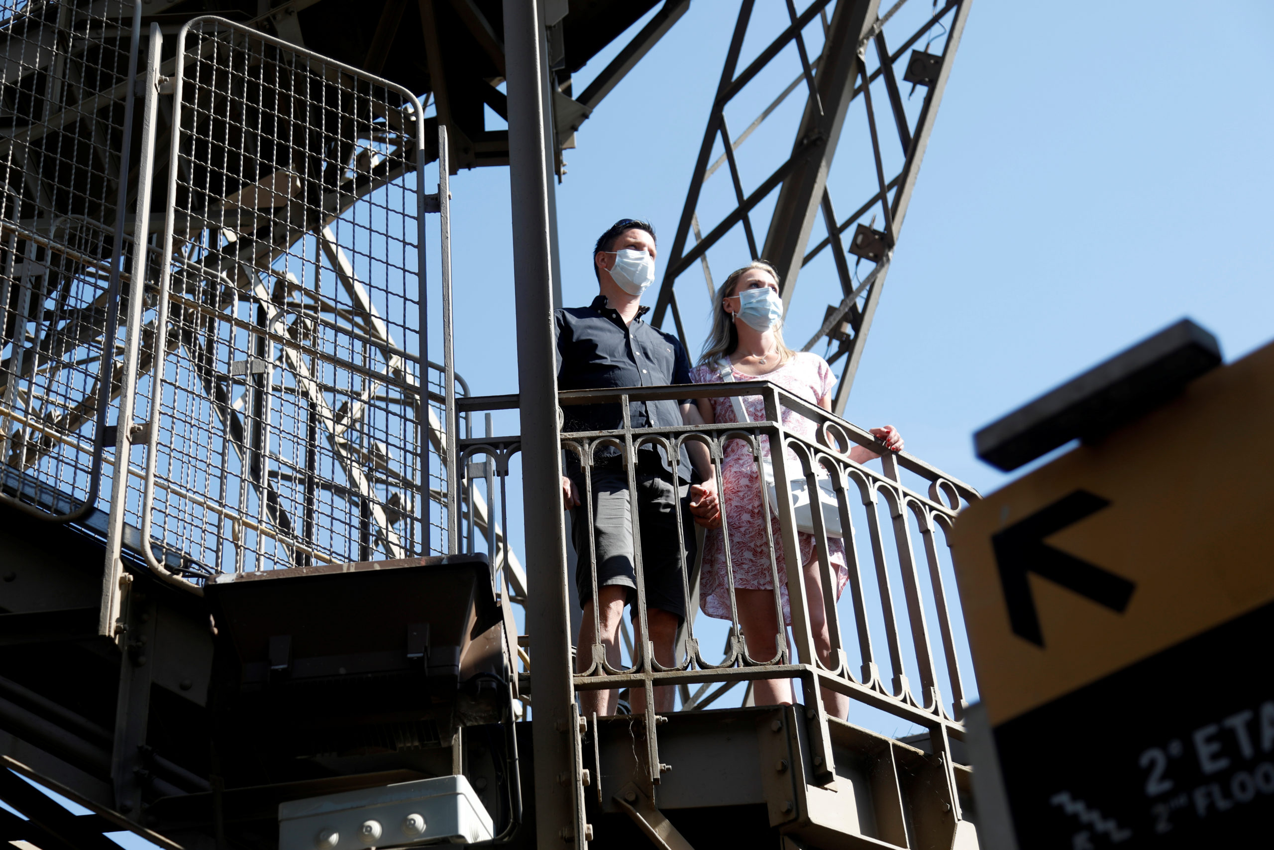 Coronavirus: La Tour Eiffel rouvre après trois mois de fermeture