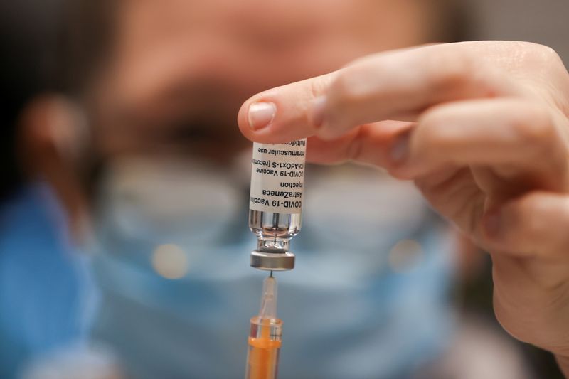 Coronavirus: Le variant sud-africain réduit l'efficacité des vaccins