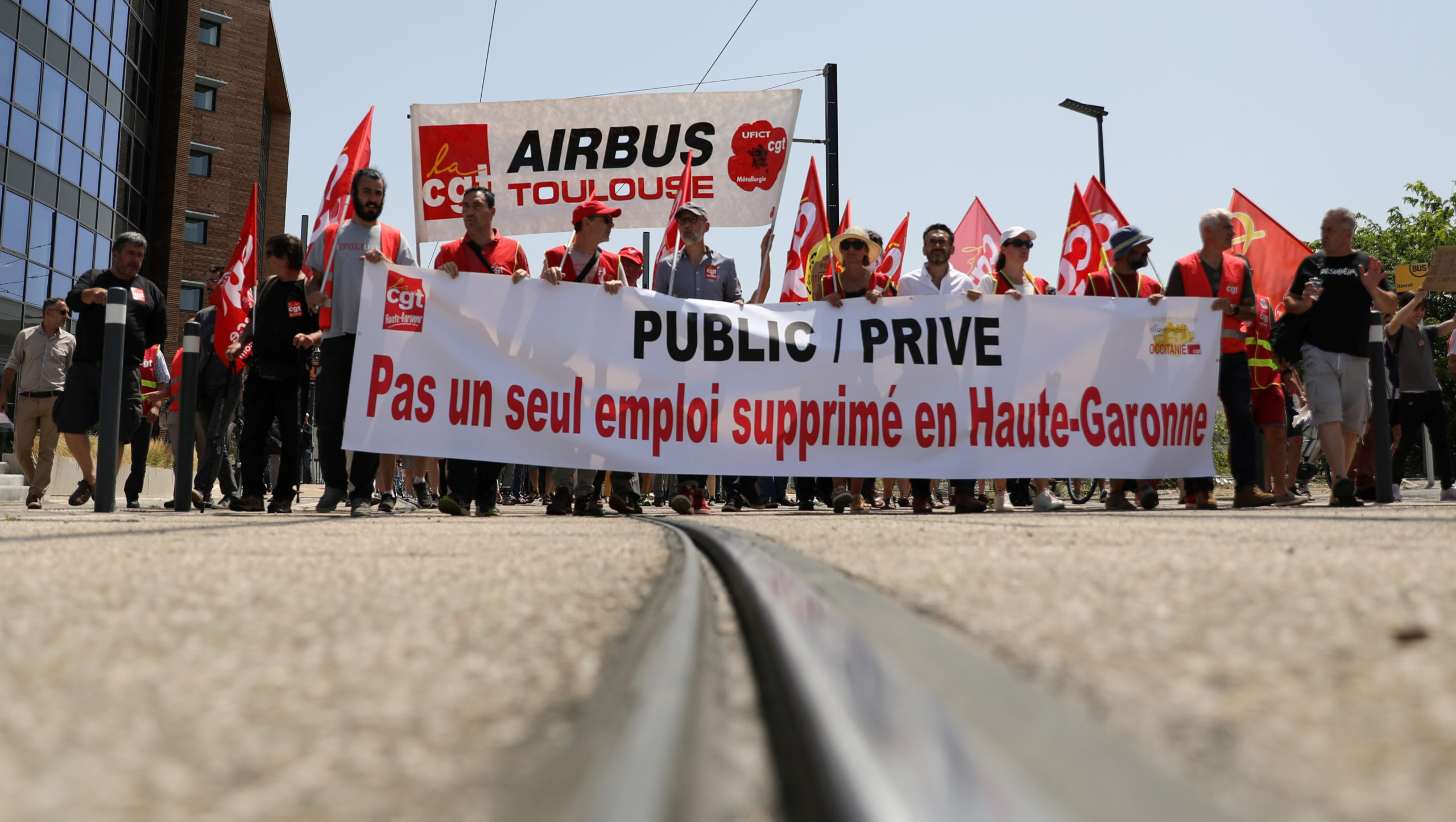 Faible mobilisation de la filière aéronautique à Toulouse contre les plans sociaux