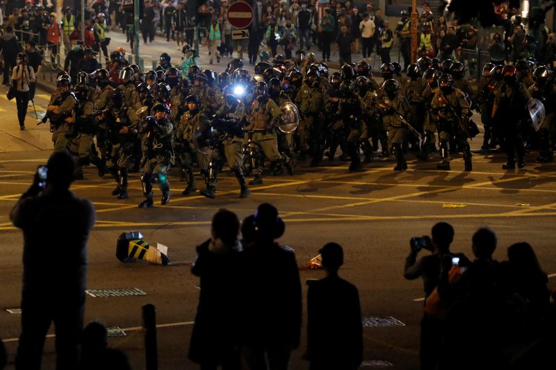 Hong Kong: Pas de trêve de Noël pour les contestataires