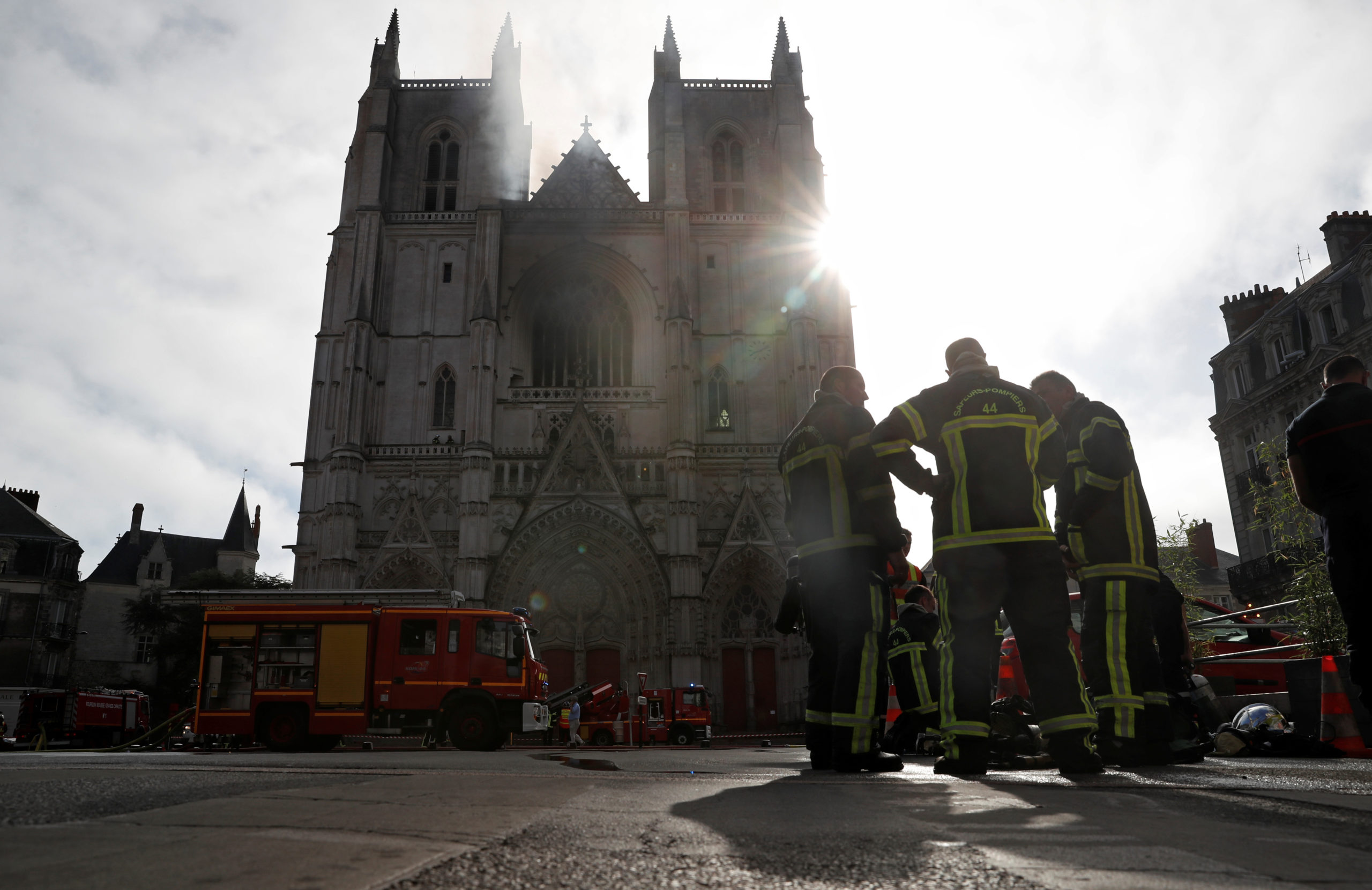 Incendie de Nantes: Le parquet requiert le placement en détention du bénévole du diocèse