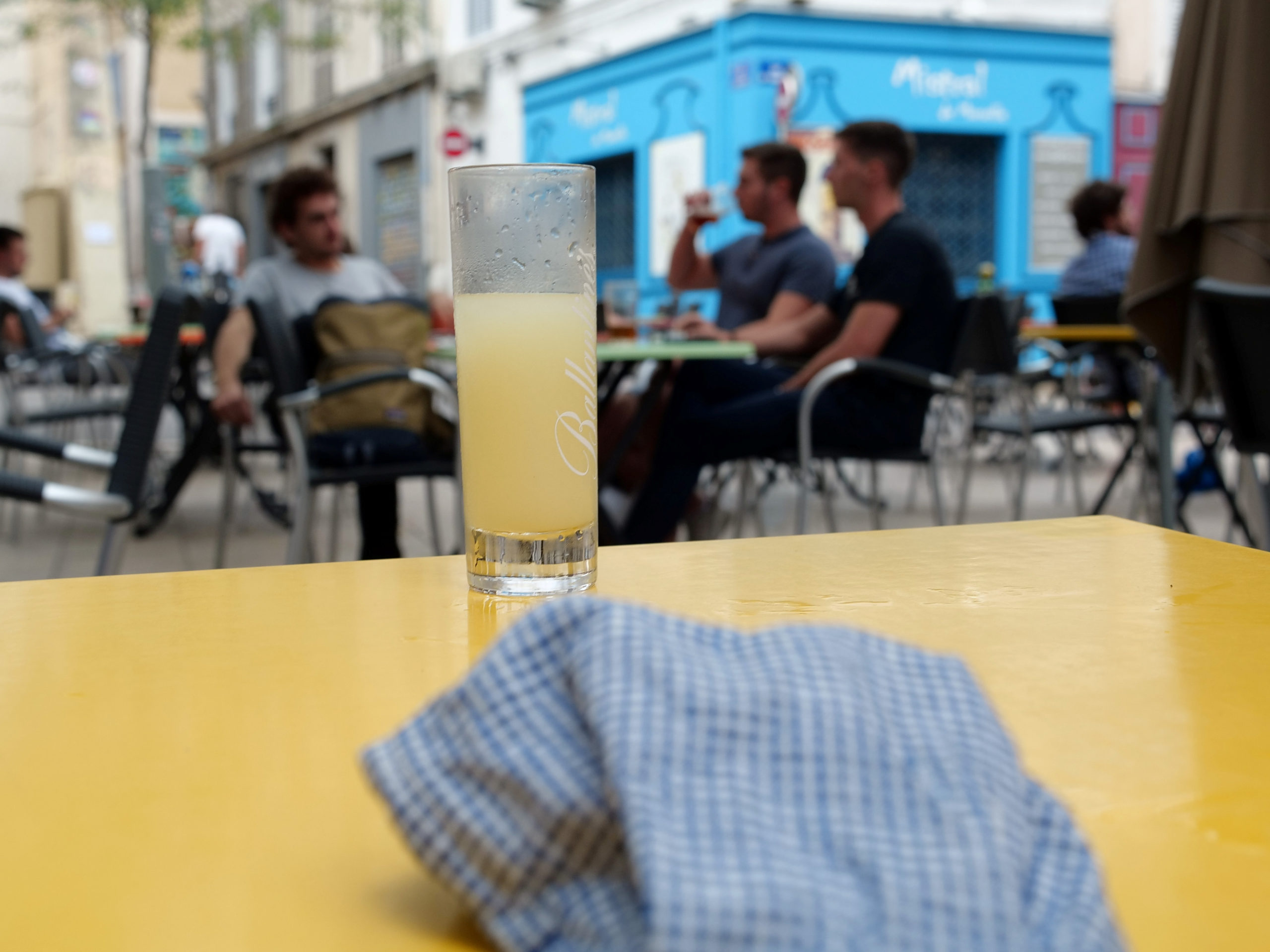 La fermeture des bars de Marseille repoussée à dimanche, selon Muselier