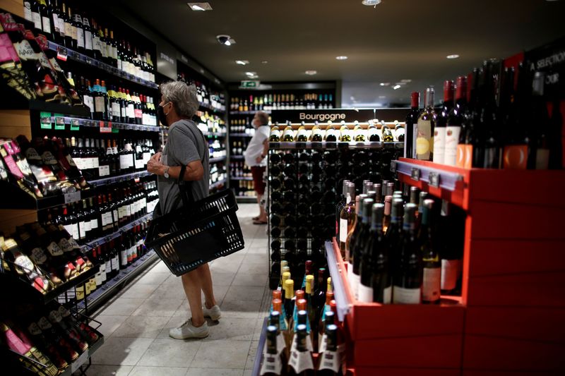 Les décisions américaines coûteront plus d'un milliard d’euros à la filière française des vins et spiritueux, selon la FEVS