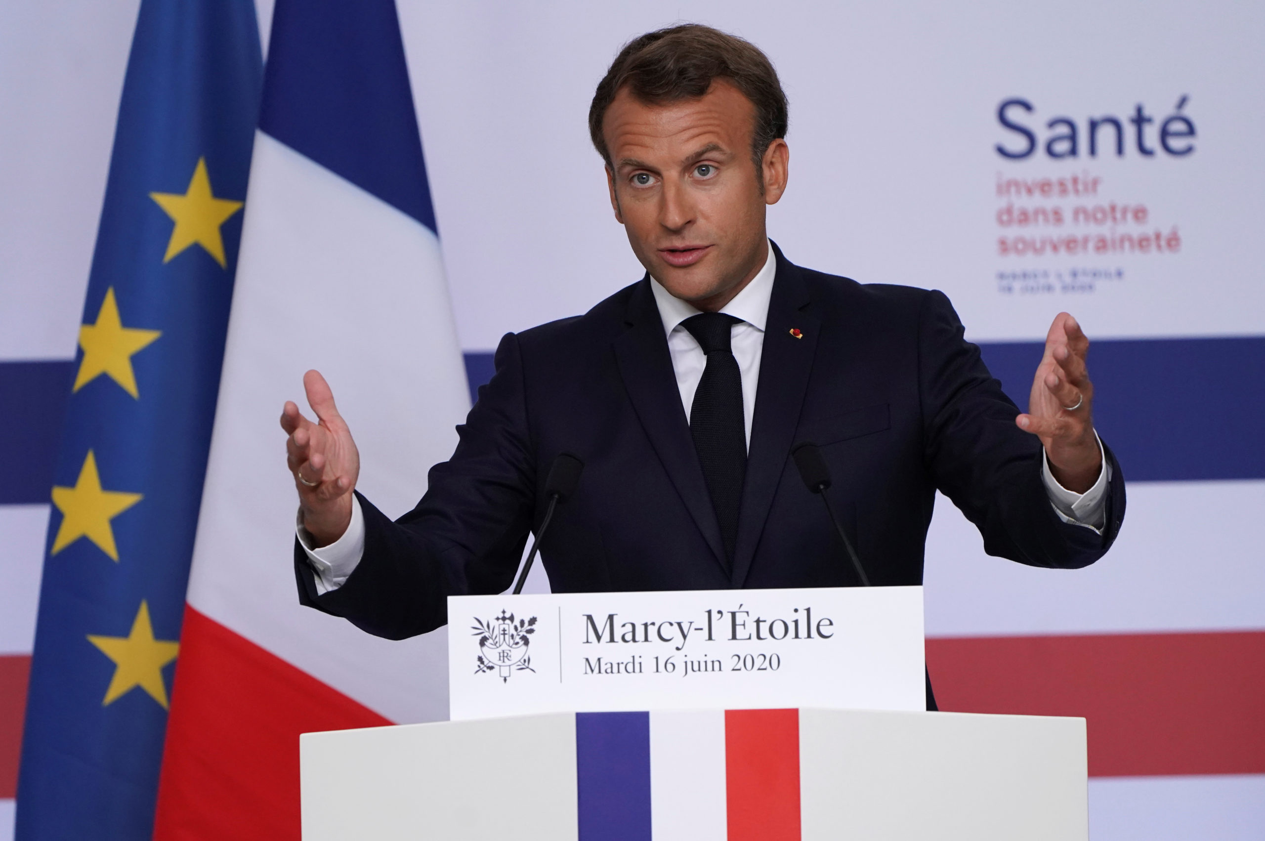 Macron et Sanofi lancent la "reconquête" pour la pharmacie en France