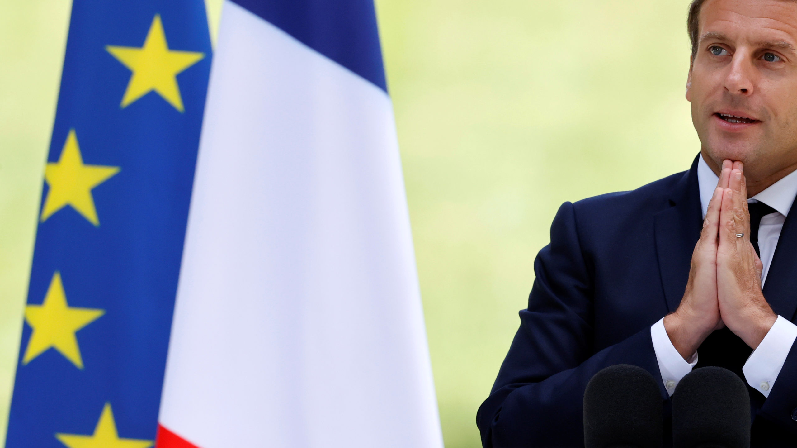 Macron promet d'accélérer la "conversion écologique" de la France