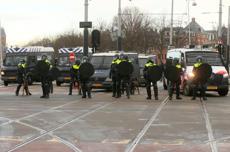 Plus de 150 arrestations aux Pays-Bas après une nouvelle nuit de violences