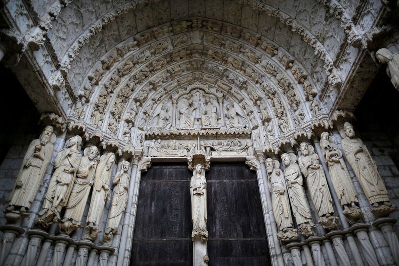 Portes ouvertes mais nefs presque vides, les cathédrales françaises paient le prix fort